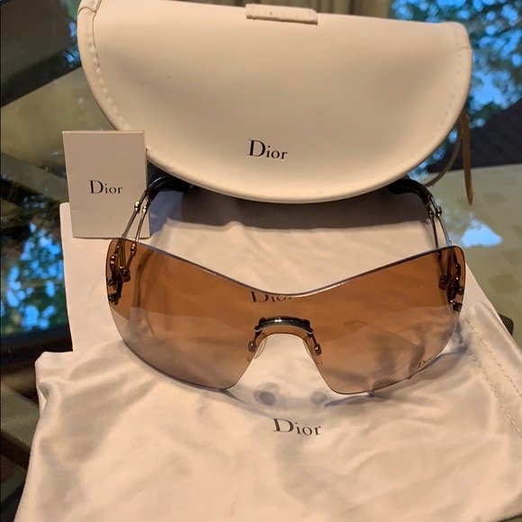 Dior Accessories - Woman sunglasses